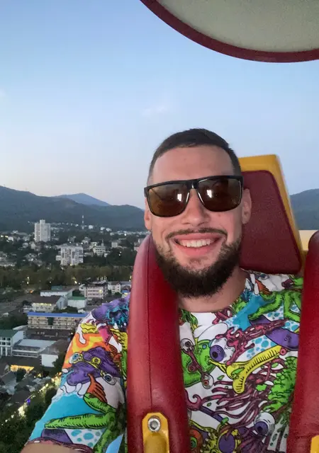 Максим из Курска, мне 26, познакомлюсь без обязательств