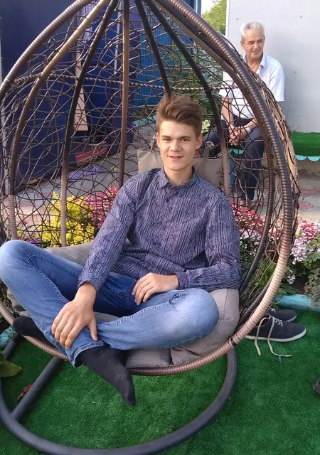 Я Артём, 24, знакомлюсь на одну ночь в Ачинске