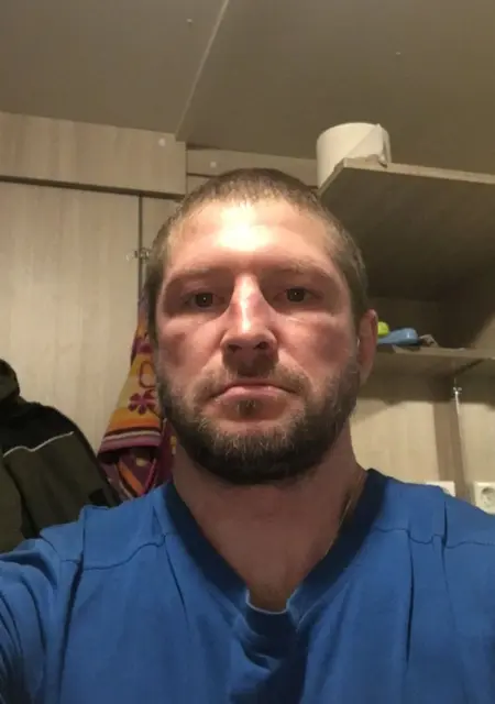 Виталий из Колпина, мне 41, познакомлюсь на одну ночь