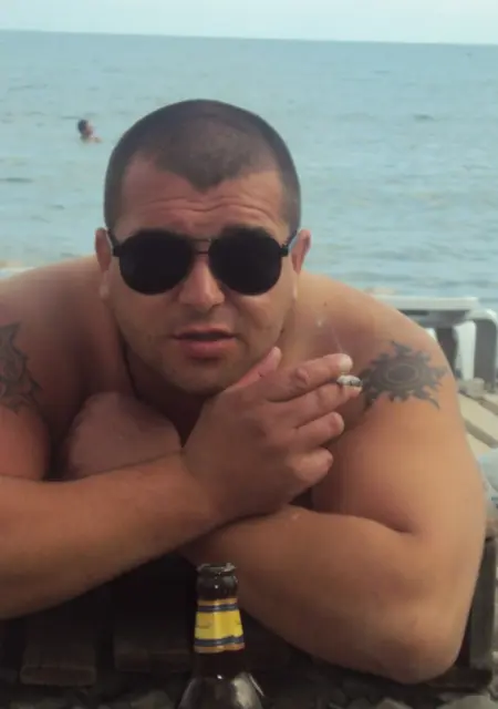 Rothmans из Сургута, ищу на сайте знакомства на одну ночь