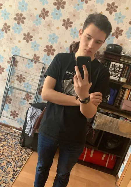 Я Bbb, 25, из Выксы, ищу знакомства без обязательств