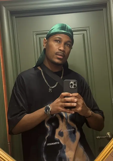 Я Виктор, 28, из Пятигорска, ищу знакомство для открытые отношения