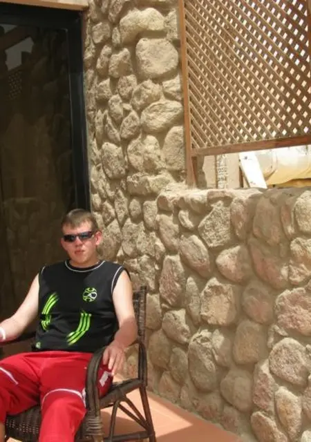 Я Артм, 45, из Углича, ищу знакомства на одну ночь