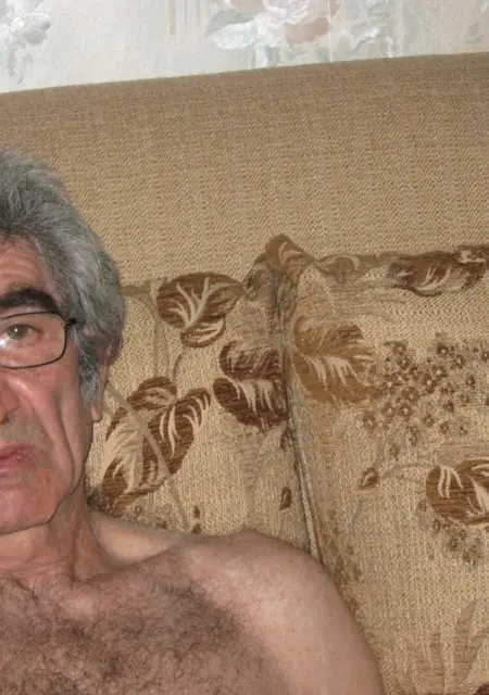 Я Mikhail, 73, знакомлюсь без обязательств в Санкт-Петербурге