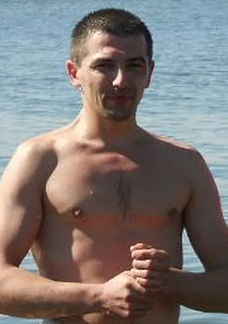 Я Андрей, 45, из Клина, ищу знакомства на одну ночь