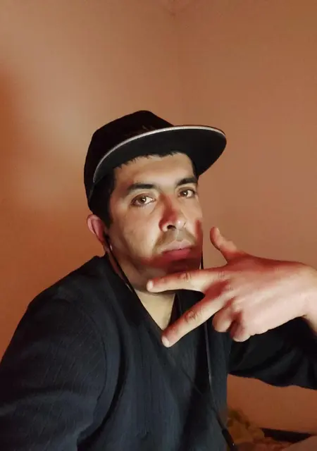 Арсен из Махачкалы, ищу на сайте дружбу