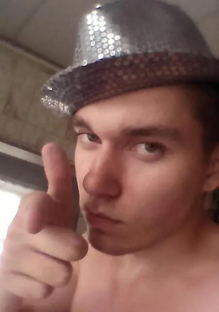 Иван из Шахт, ищу на сайте знакомства на одну ночь