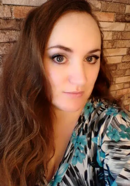 Я Nina, 44, знакомлюсь без обязательств в Новоуральске