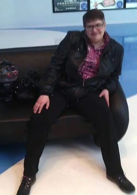 Я Лариса, 45, знакомлюсь на одну ночь в Новокузнецке