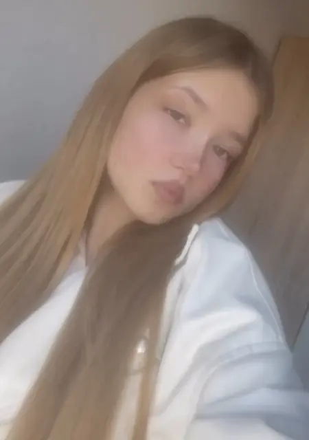 Полина из Кургана, мне 22, познакомлюсь для приятного времяпровождения