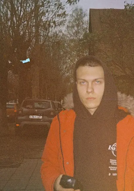 Я Максим, 20, из Москвы, ищу знакомство для приятного времяпровождения