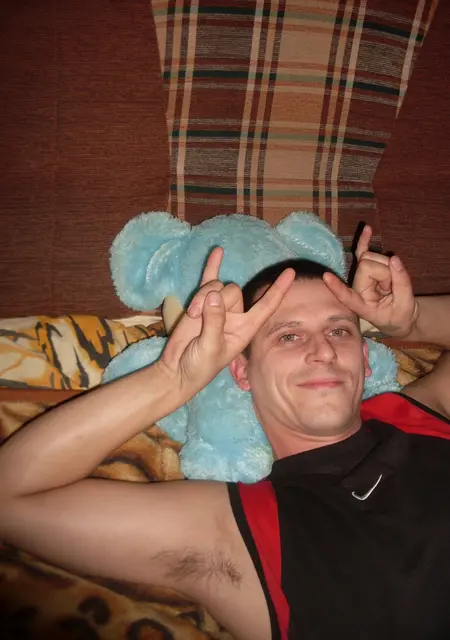 Алик из Холмска, мне 42, познакомлюсь без обязательств