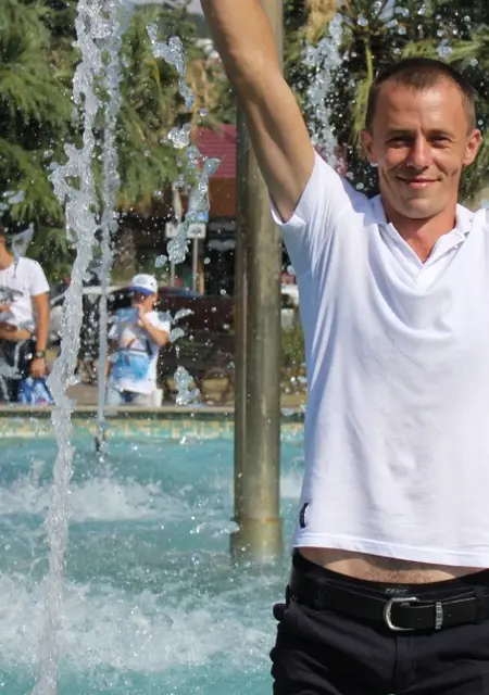 Я Андрей, 40, из Каневской, ищу знакомства без обязательств