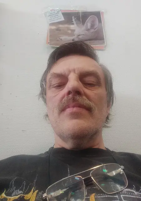 Владимир из Санкт-Петербурга, ищу на сайте знакомства без обязательств