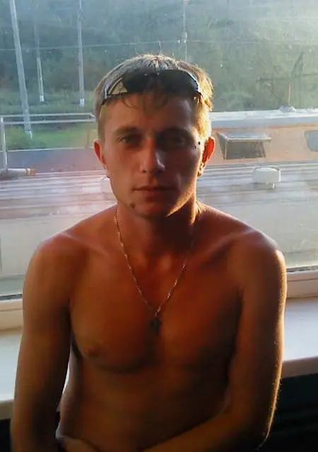 Борис из Брянска, мне 38, познакомлюсь для приятного времяпровождения