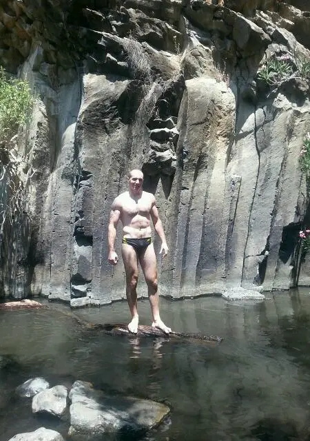 Михаил из Евпатории, ищу на сайте знакомства без обязательств