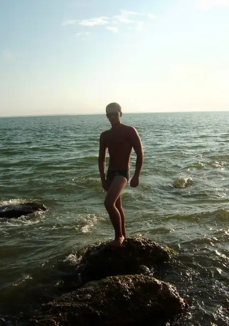 Я Дима, 35, из Брянска, ищу знакомство для приятного времяпровождения