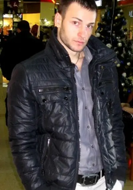 Дмитрий из Донецка, мне 38, познакомлюсь для приятного времяпровождения