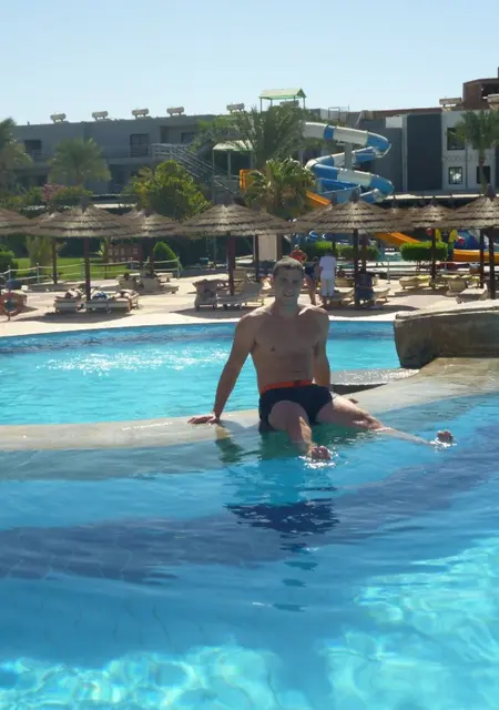 Я Кирилл, 39, из Домодедова, ищу знакомства без обязательств