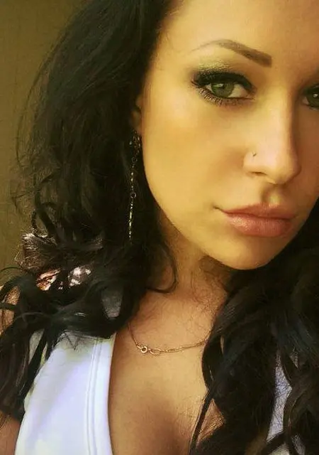 Я Даша, 28, из Красноярска, ищу знакомства без обязательств