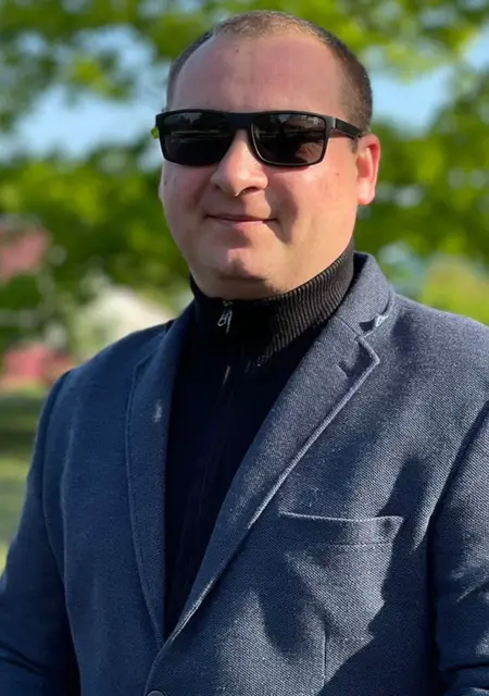 Павел из Абинска, мне 36, познакомлюсь на одну ночь