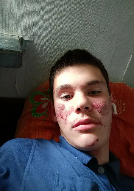 Роман из Серова, мне 20, познакомлюсь на одну ночь