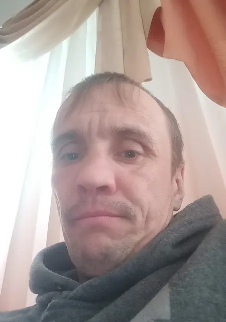 Я Паша, 42, знакомлюсь на одну ночь в Новом Уренгое