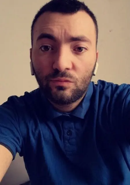 Nathan из Парижа, мне 23, познакомлюсь