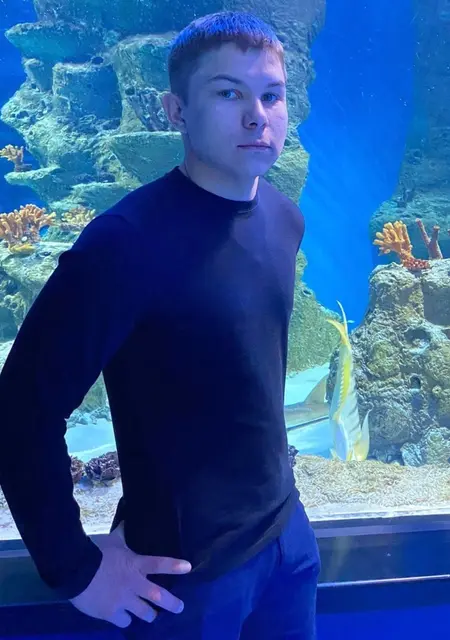 Я Семён, 24, из Киселевска, ищу знакомство для приятного времяпровождения