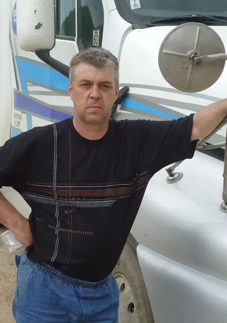 Я Игорь, 60, из Владивостока, ищу знакомства без обязательств