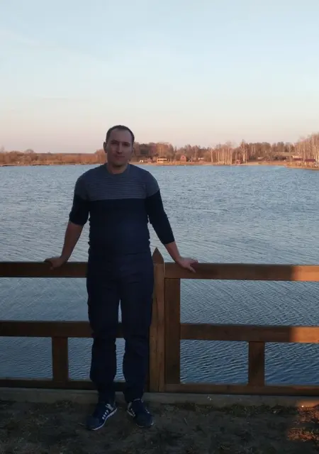 Витя из Брянска, мне 39, познакомлюсь на одну ночь