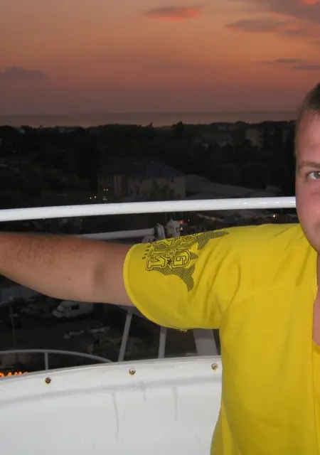 Denis из Ярославля, мне 41, познакомлюсь на одну ночь