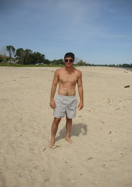 Вася из Шахт, ищу на сайте знакомства на одну ночь