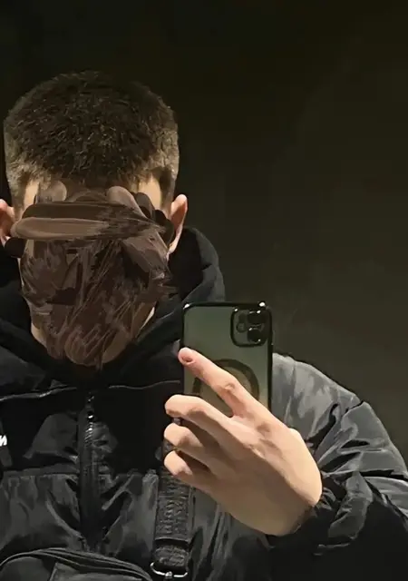 Я Амир, 18, из Альметьевска, ищу знакомство для вирта