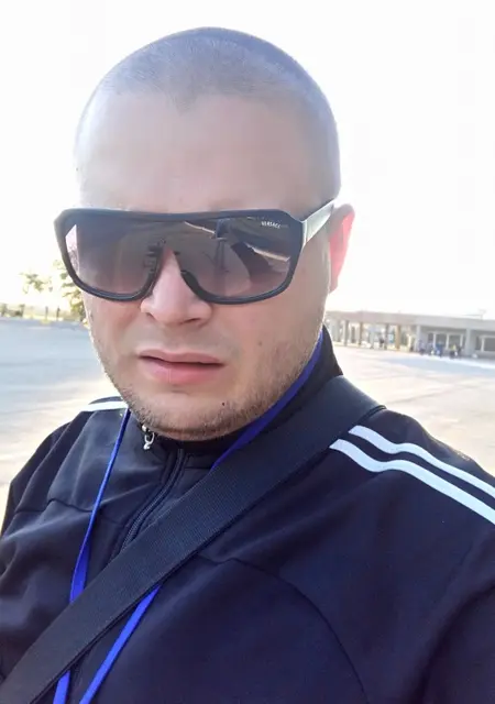 Саня из Балакова, ищу на сайте знакомства без обязательств