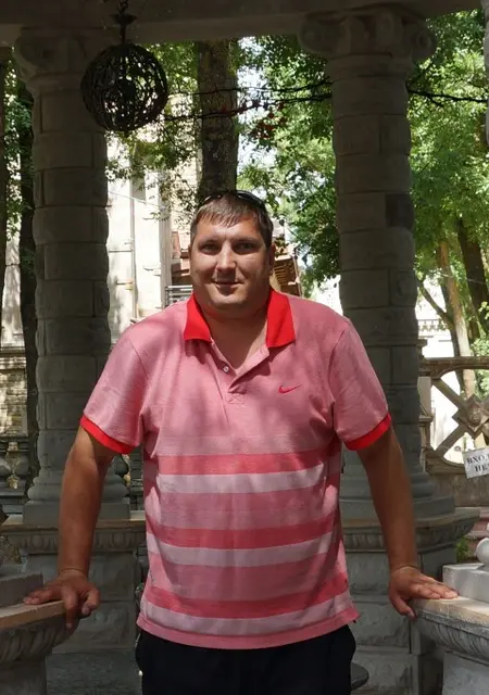 Александр из Таганрога, мне 44, познакомлюсь на одну ночь