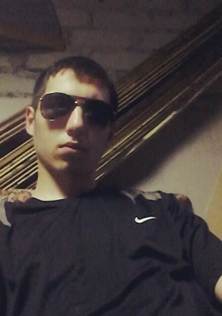 Edik из Минеральных Вод, ищу на сайте знакомства на одну ночь