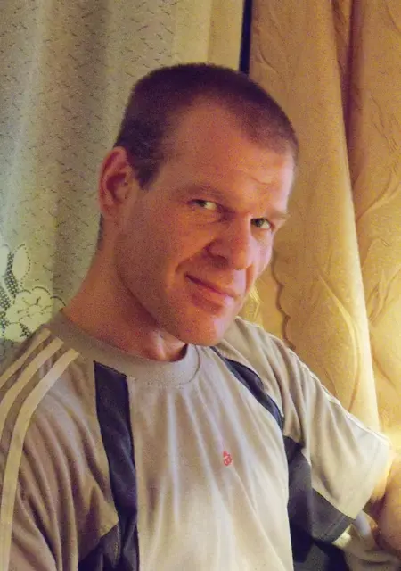 Славик из Харькова, ищу на сайте знакомства на одну ночь