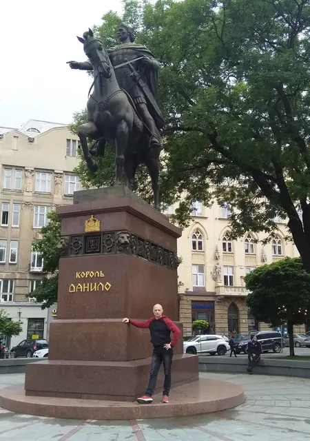 Mike из Киева, ищу на сайте приятное времяпровождение