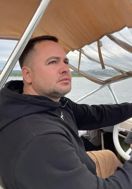 Я Александр, 38, из Москвы, ищу знакомства без обязательств