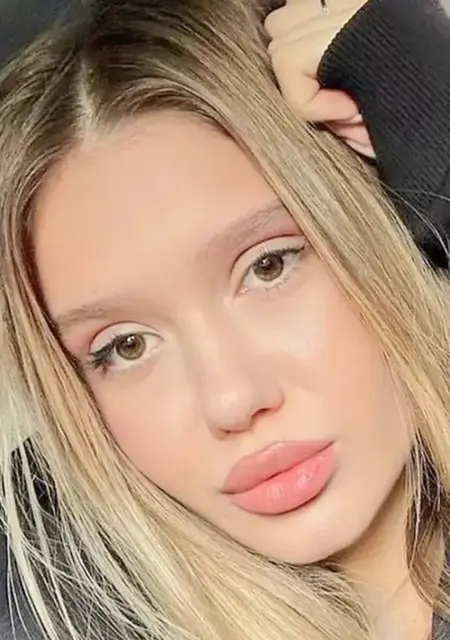 Ангелина из Тольятти, ищу на сайте дружбу