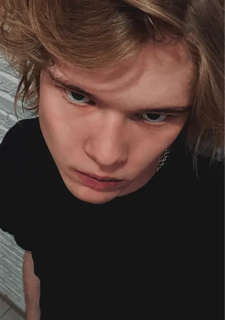 Я Юджин, 19, из Казани, ищу знакомство для общения