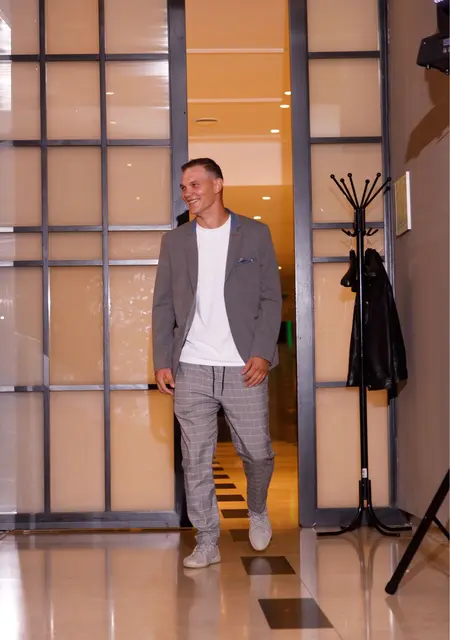 Я Прохожий, 30, из Грозного, ищу знакомство для постоянных отношений