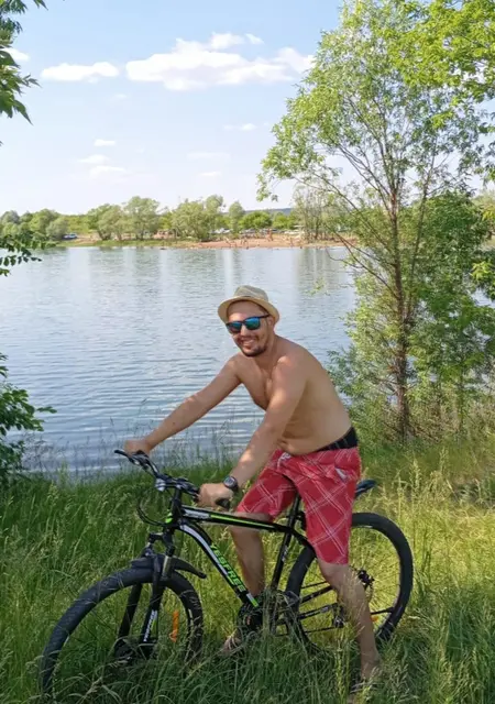 Я Алексей, 28, из Октябрьского, ищу знакомство для постоянных отношений