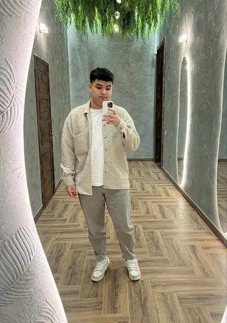 Я Владислав, 20, из Санкт-Петербурга, ищу знакомство для общения