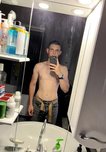 Я Алекс, 22, знакомлюсь без обязательств в Лабытнанги