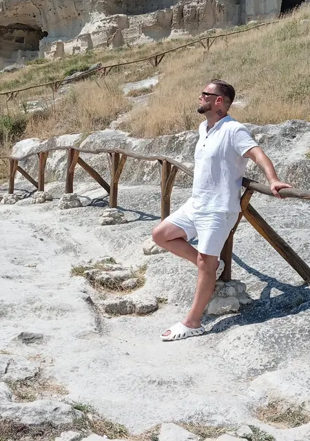 Олег из Тамани, мне 37, познакомлюсь для приятного времяпровождения