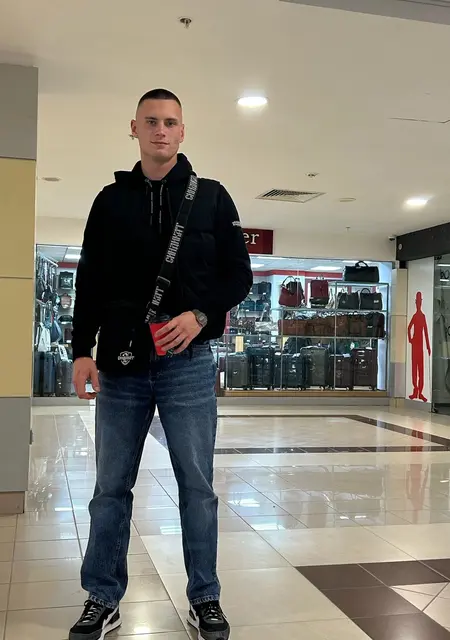 Я Vitaliy, 19, знакомлюсь для приятного времяпровождения в Астрахани