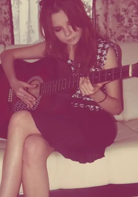 Я Ольга, 29, из Тольятти, ищу знакомства без обязательств