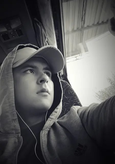 Я Роман, 30, из Ульяновска, ищу знакомство для постоянных отношений